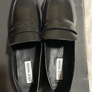 Steve Madden Black Leather Loafers